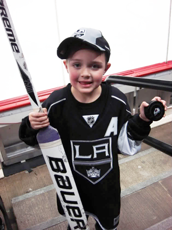 2013-Upper-Deck-Father-of-the-Year-Winner-Barrie-Grice-Austin-Quick-Puck-Stick