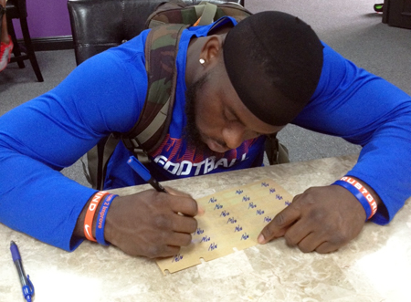 2013-Upper-Deck-Football-Autograph-Signing-Matt-Elam