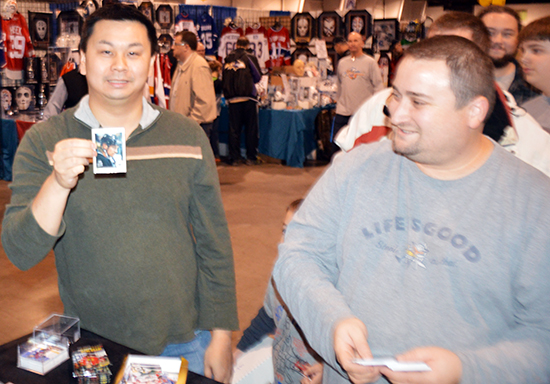2014-Fall-Sportscard-Memorabilia-Expo-Upper-Deck-Booth-Big-Pull-Gretzky-Promo-Autograph-Buyback