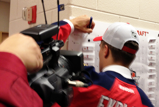 2014-NHL-Draft-Upper-Deck-Gauntlet-Ekblad-Signing-Promotional-Items-Board