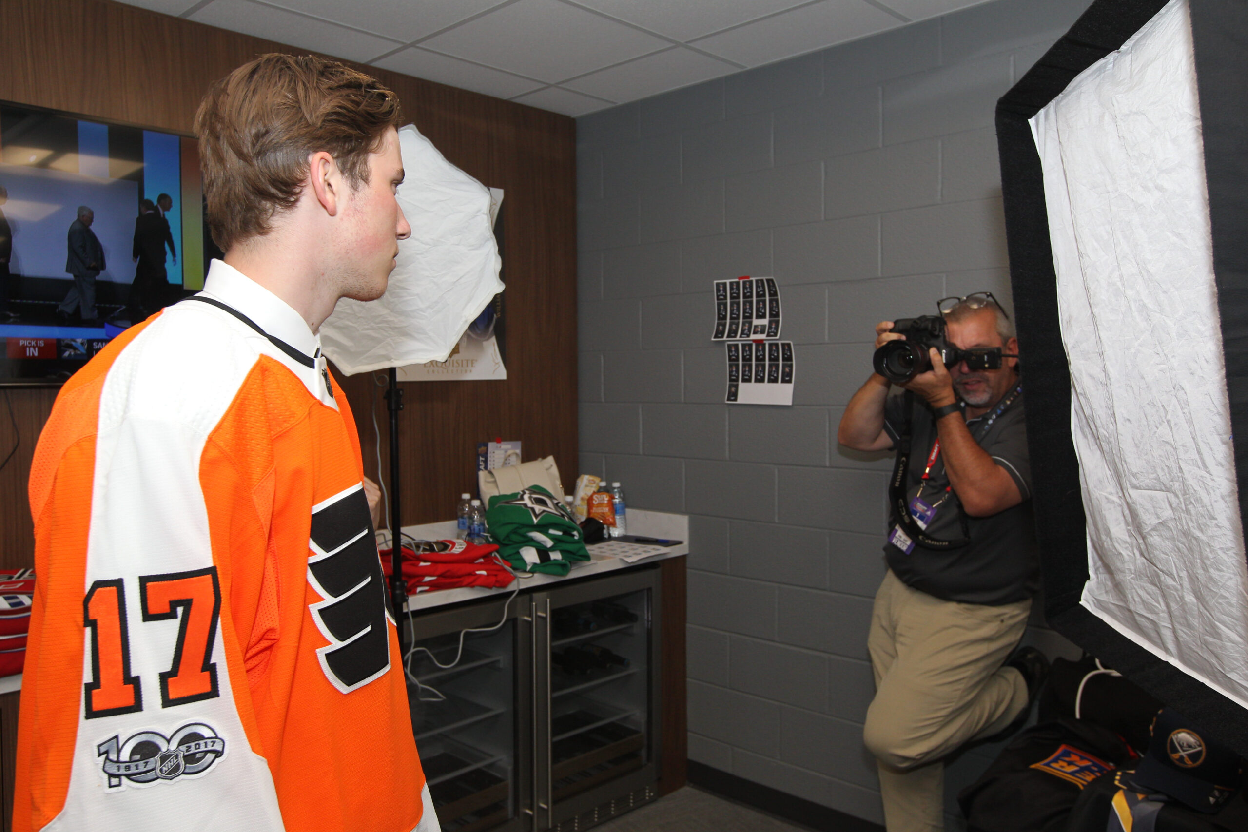 2017-nhl-draft-upper-deck-nolan-patrick-photo-shoot