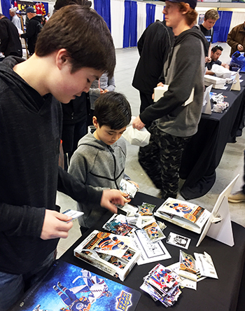 2018-Upper-Deck-Summit-Show-Edmonton-Wrapper-Redemption-Program-Busy-3