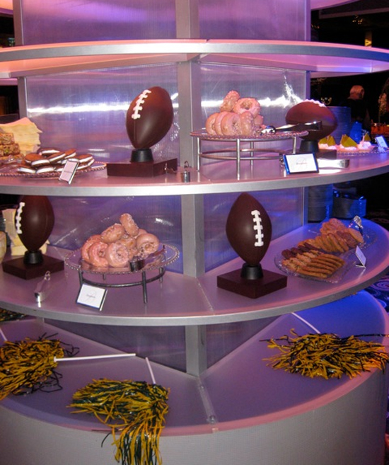 Blog-Super-Bowl-XLV-Vegas-Bellagio-Chocolate-Footballs