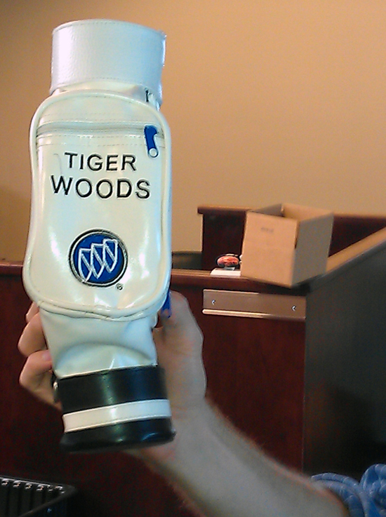 Blog-Upper-Deck-Move-Smallest-Tiger-Woods-Golf-Bag