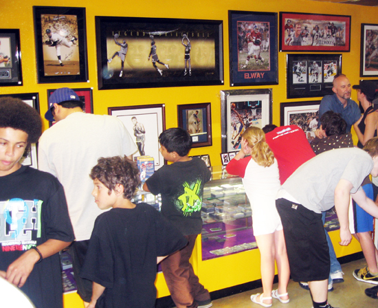 Crowded-Upper-Deck-Certified-Diamond-Dealer-Hobby-Shop