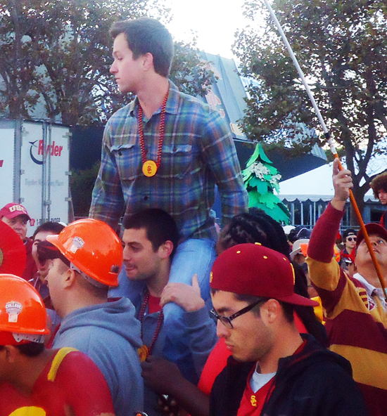 ESPN-College-GameDay-Sign-Upper-Deck-USC-Shoulders