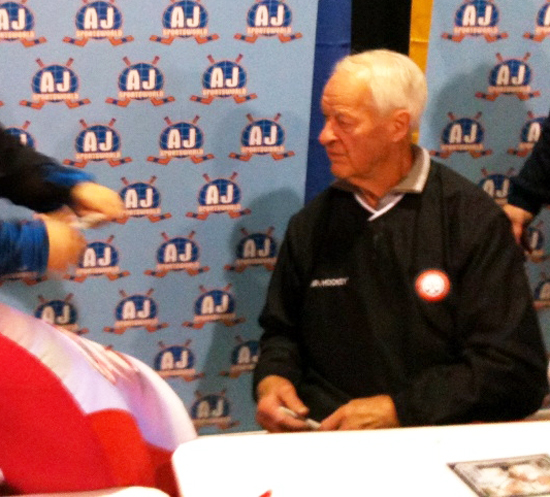The-Weirdest-Thing-Gordie-Howe-Has-Ever-Signed-Fall-Expo-9