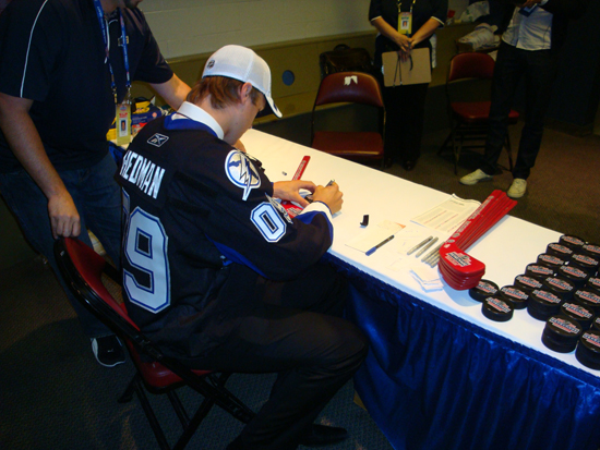 hedman-signing hedman-signing