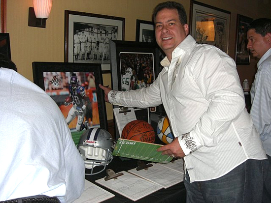 sil16 Jeff Silverman bidding on an Upper Deck Authenticated item.