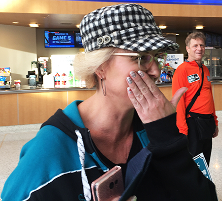 upper-deck-san-jose-sharks-hayden-bradley-young-guns-rookie-card-reveal-mom